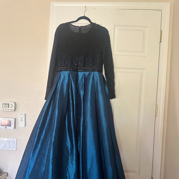 Mac Duggal ball gown size 12 - Picture 5 of 6